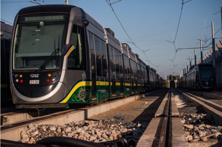 CAF vai adaptar trens do VLT para banhistas e pescadores na Bahia